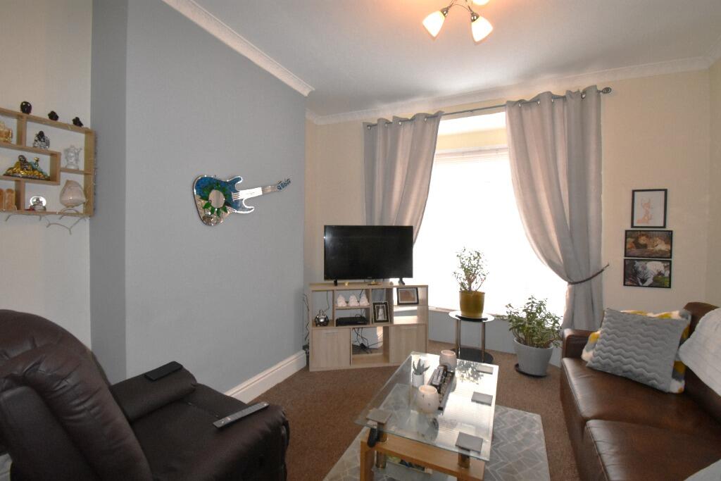 House in Hull - View 5
