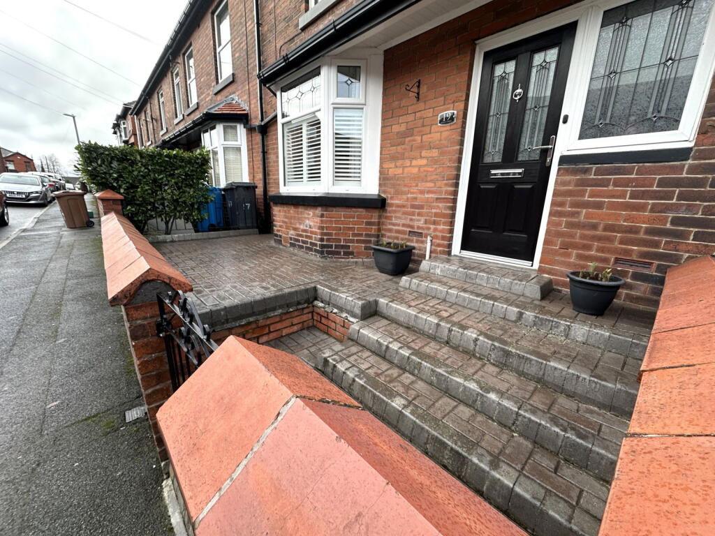 19 Wesley Street, Royton photo 3