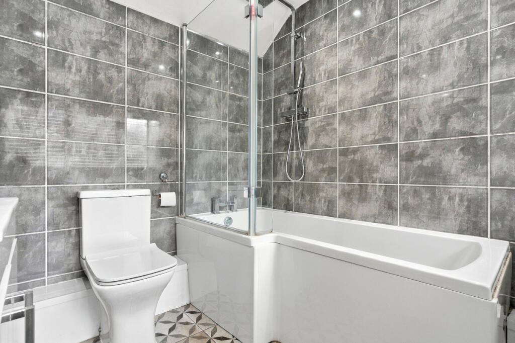 House in Stoke-on-Trent - More