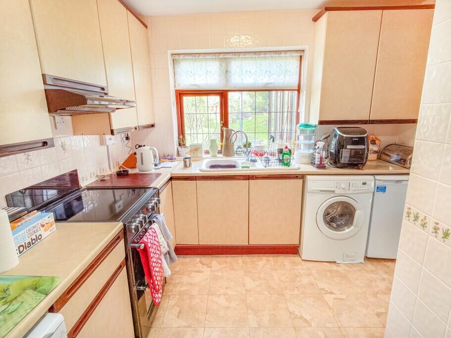 Palmerstone Road, Earley, Reading, Berkshire, RG6 photo 3