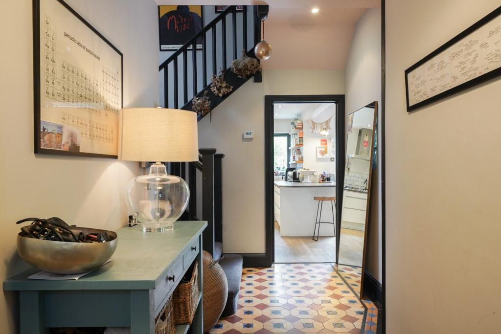 House in London - View 3