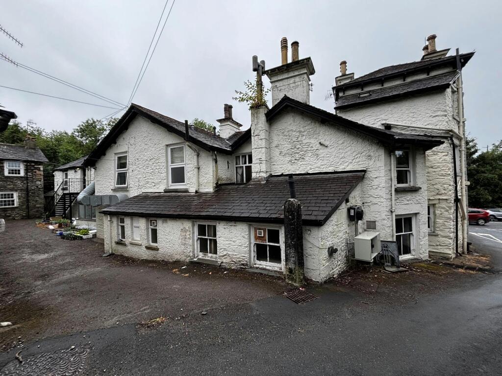 17 Rear Pub.jpg