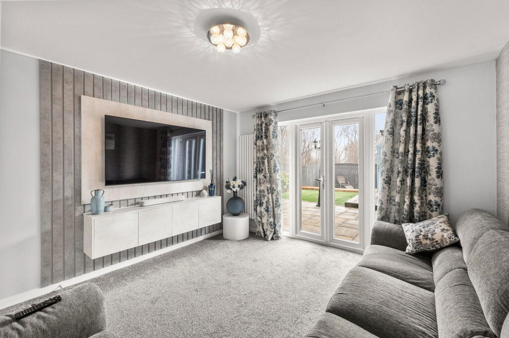 44 Highlander Way, Tullibody, FK10 photo 3