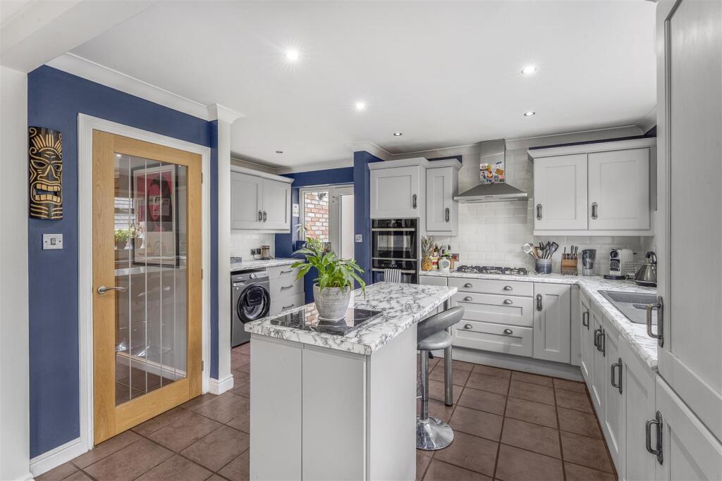 House in Howden, East Riding of Yorkshire - More