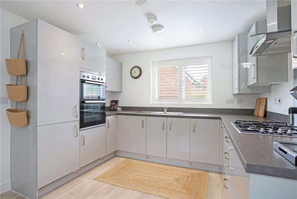 House in Farnham, Mount Pleasant - View 3
