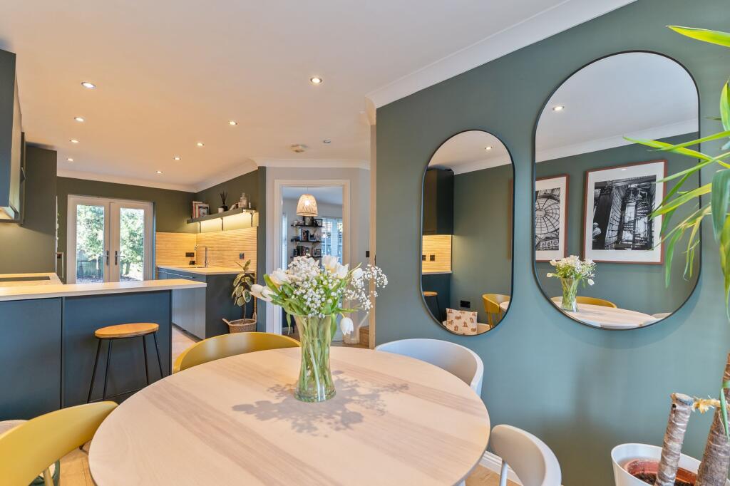 House in Newport - View 2