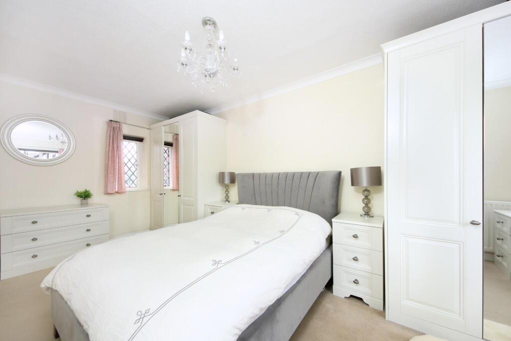 Apartment in London - More