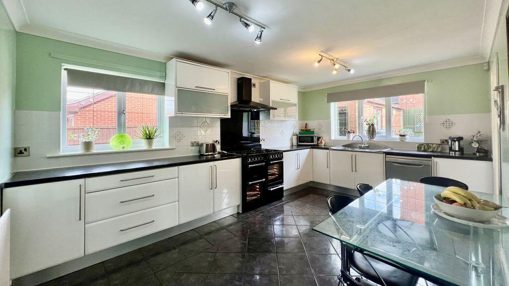 Holme Drive, Burton Upon Stather photo 2