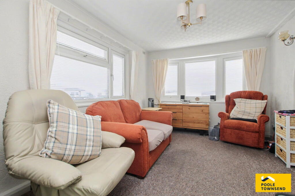 West Shore Park, Walney, Barrow-in-furness, LA14 3YS photo 4
