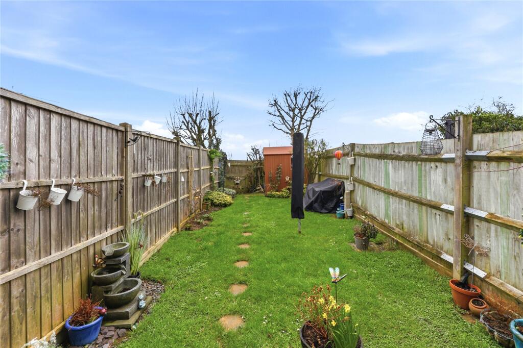 Randall Drive, Toddington, Bedfordshire, LU5 photo 4