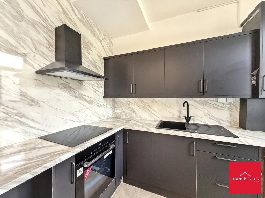 House in Salford, Greater Manchester - View 4