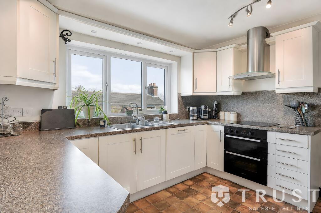 House in Kirklees, Combs, Thornhill Lees - View 5