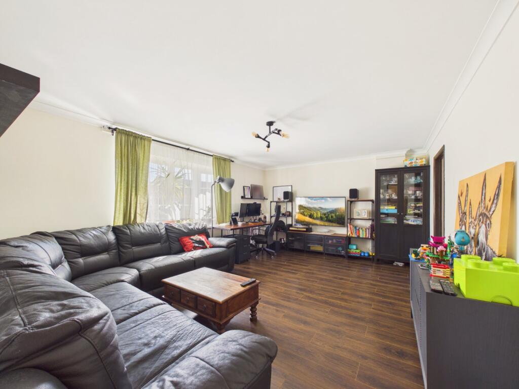 House in Canterbury - View 3