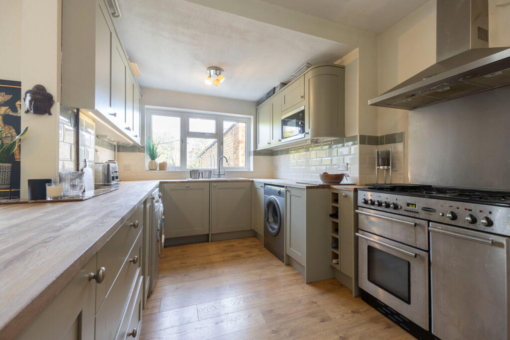 House in Gloucester - View 5