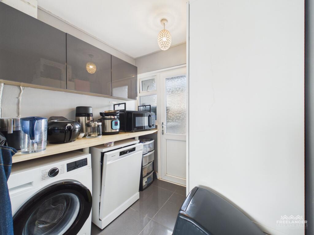 Central Way, Pontnewydd, Cwmbran - View 6
