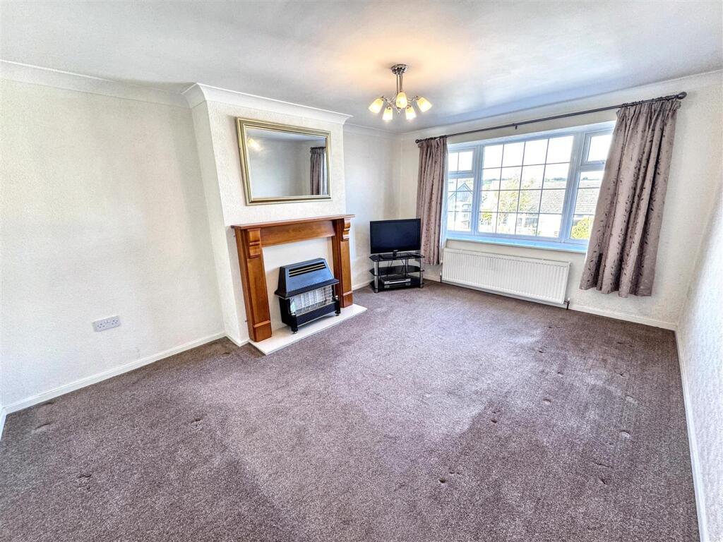 Lynwood Court, Keighley, BD22 6NF photo 2
