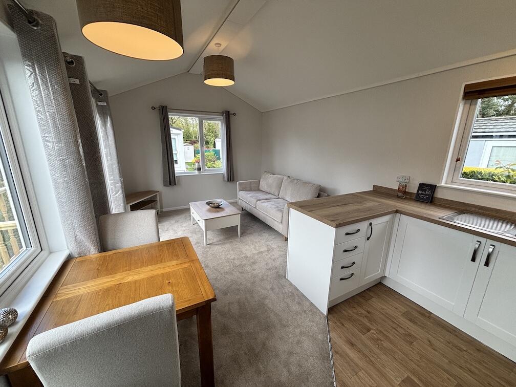 Brand New Prestige Homeseeker Sonnet 36 x 12, Oaks Park, Horsham Road, Beare Green, Surrey, RH5 4PH photo 4