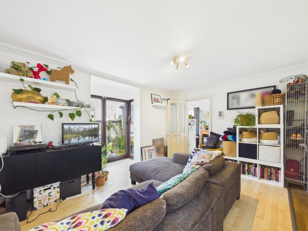 2-bed house on Poets Close, Whitehall, Bristol, £300,000