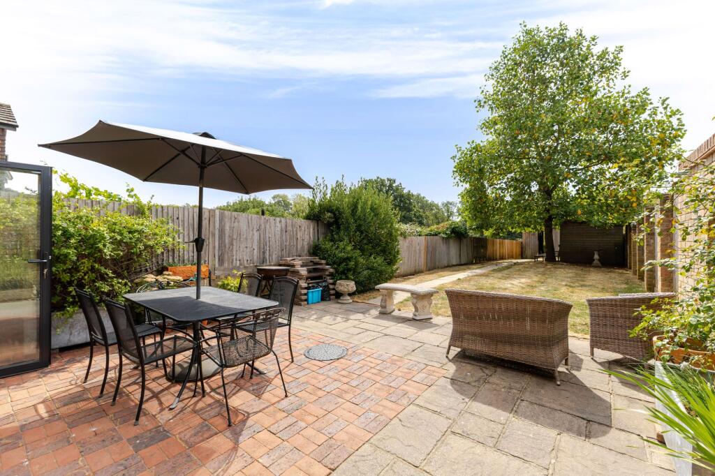 House in Redhill - View 5