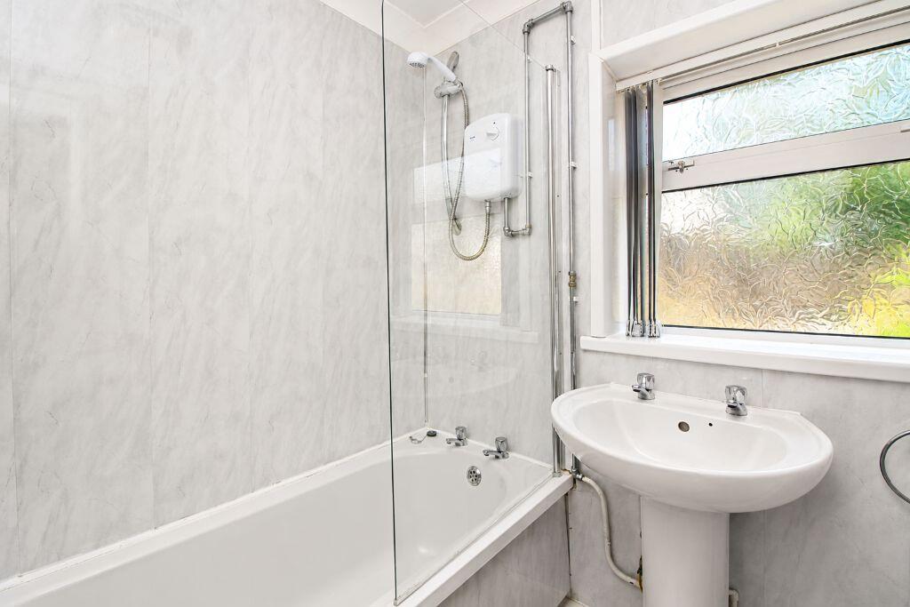 House in Pontypridd, Treforest - More