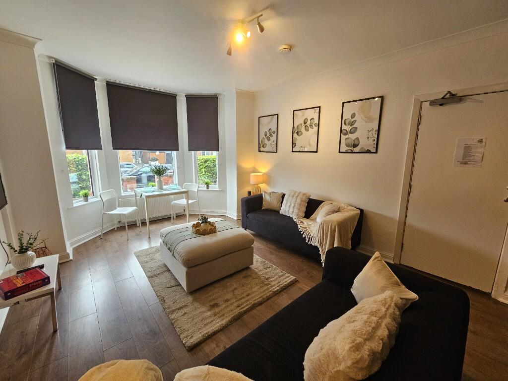 Main image of property: Room 8, 17, Brentwood, Salford, M6 8QU