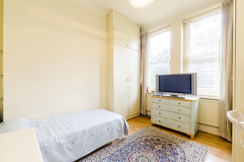 Apartment in London - View 5