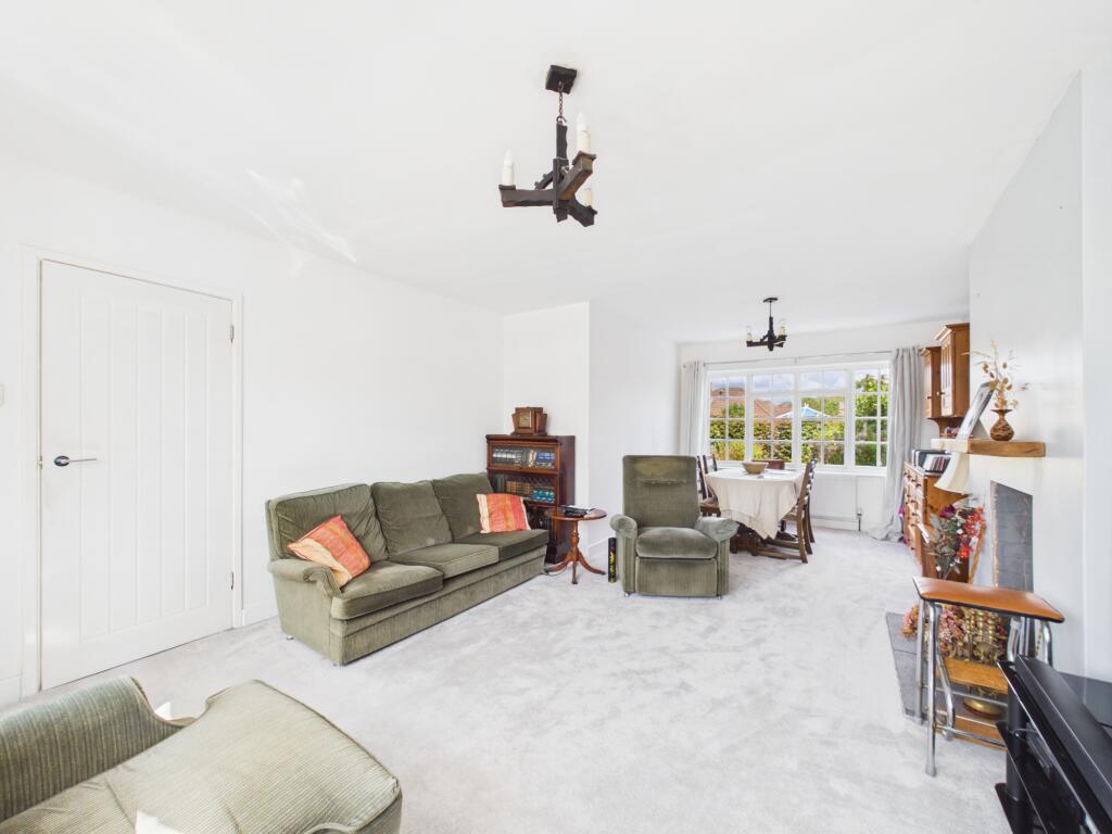 House in Derby, Mickleover - View 2
