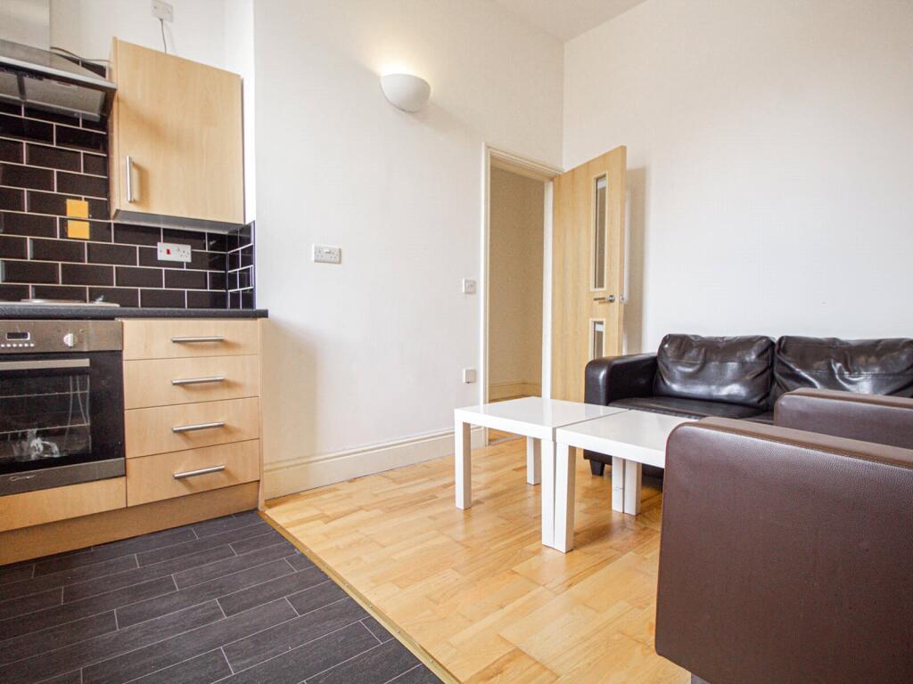 Main image of property: Apt 8, 21 Hyde Terrace #845267