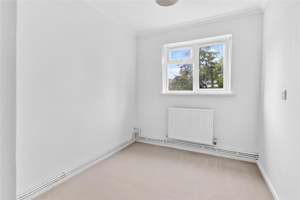 Apartment in Winkfield, Bracknell Forest - More