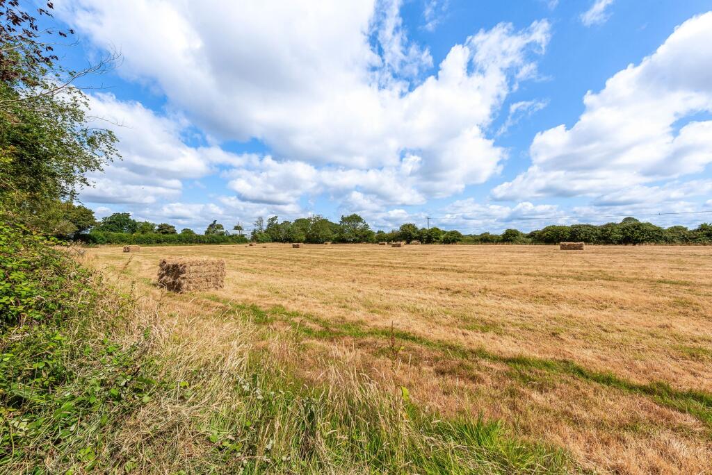 House in Chichester, Hunston - View 4