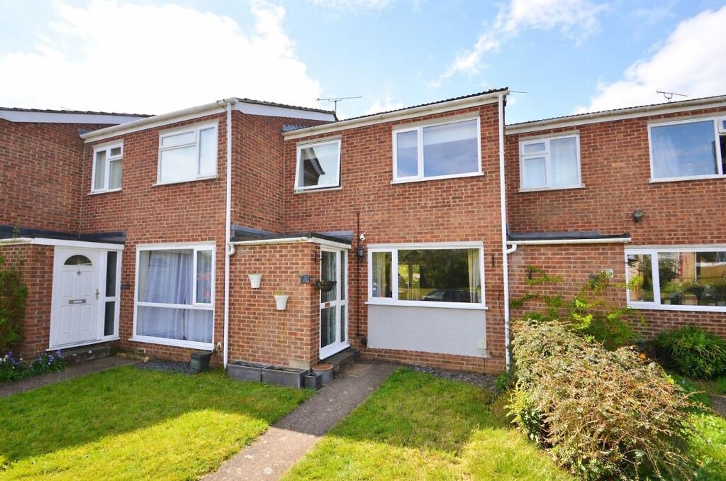 Main image of property: Roundhead Drive, Thame, OX9 3DL