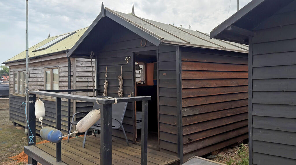 Main image of property: Hut 5 Felixstowe Ferry