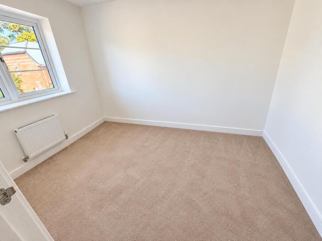 House in Hemel Hempstead - More