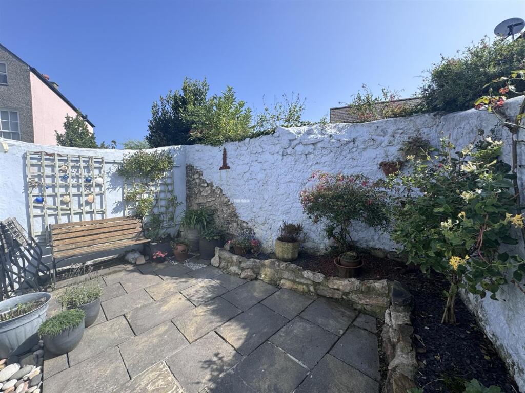 House in Beaumaris - View 2