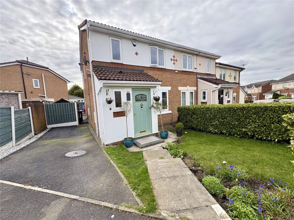 Main image of property: Hodge Clough Road, Oldham, Greater Manchester, OL1