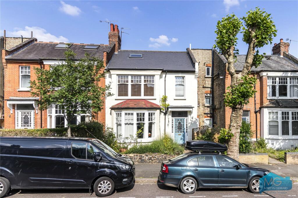 Main image of property: Collingwood Avenue, Muswell Hill, London, N10