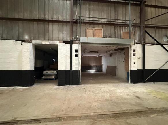 Unit-2-Side-Room-Rear-Access.jpeg