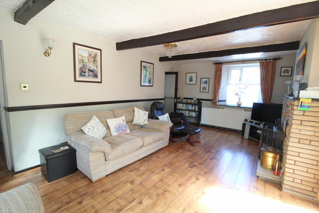 Marple Road, Chisworth photo 4