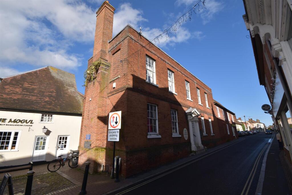 Main image of property: High Street, Manningtree
