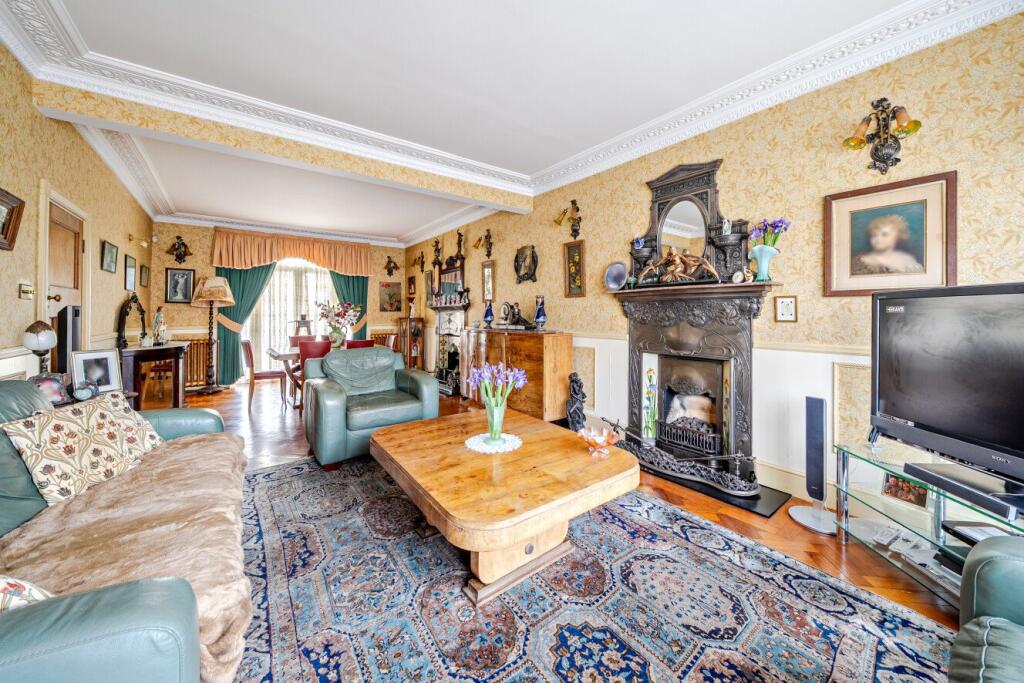 College Park Close, Hither Green, London, SE13 photo 4