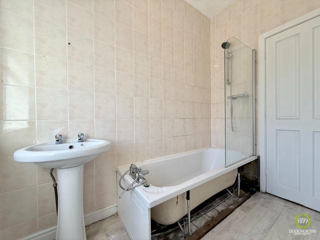 House in Hyndburn, Hillock Vale - More