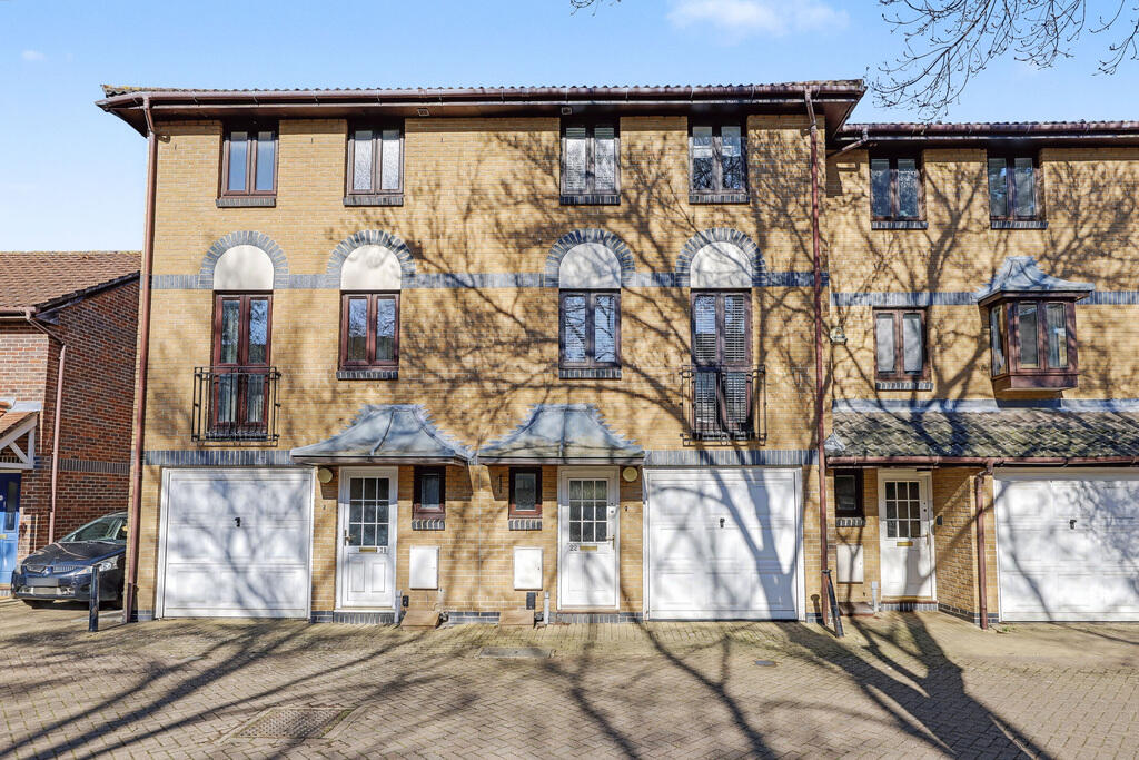 3-bed house on Transom Square, Isle of Dogs E14, £765,000