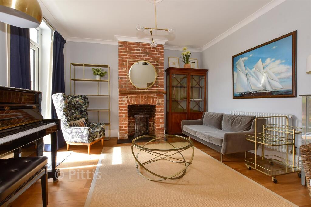 House in Cowes, Isle of Wight - View 4