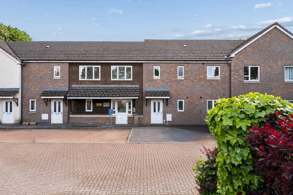 Main image of property: Ellwood Place, Cordons Close, Chalfont St Peter, Buckinghamshire, SL9