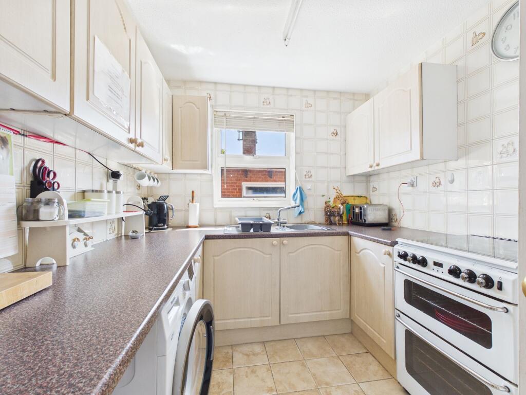 House in Reading, Lower Earley, Earley - More