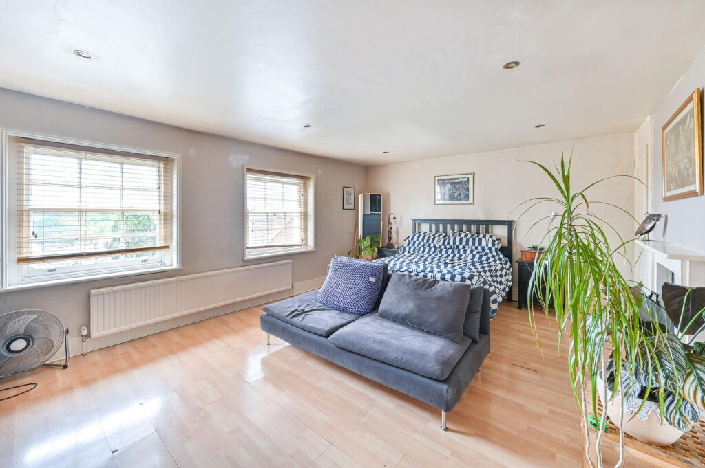 Apartment in London - View 3