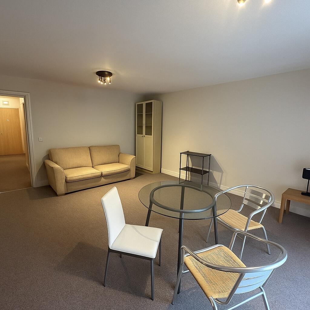 Apartment in Birmingham, Bournbrook - View 5