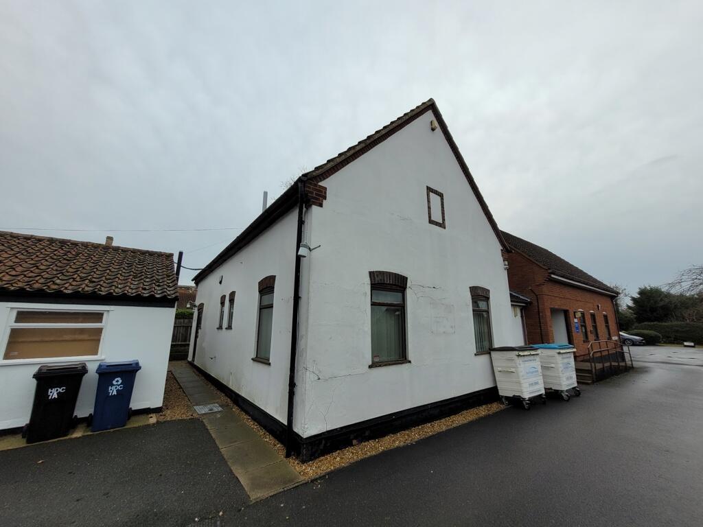 Main image of property: 7D High Street, Fenstanton, Huntingdon, Cambridgeshire, PE28 9LQ