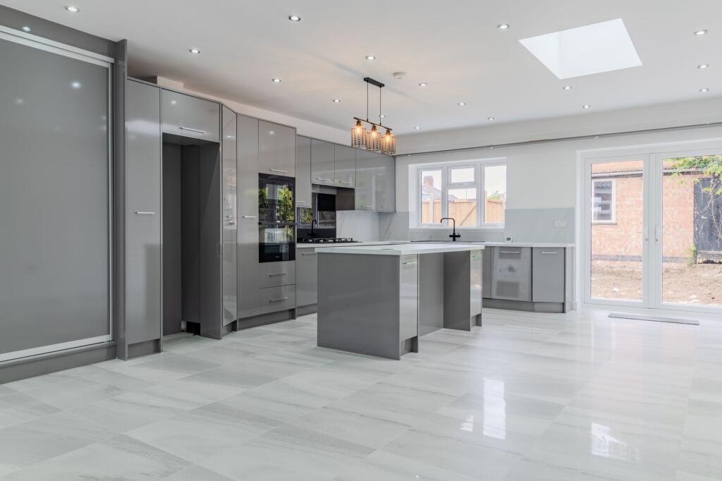 Main image of property: Aylestone Lane, Wigston, LE18