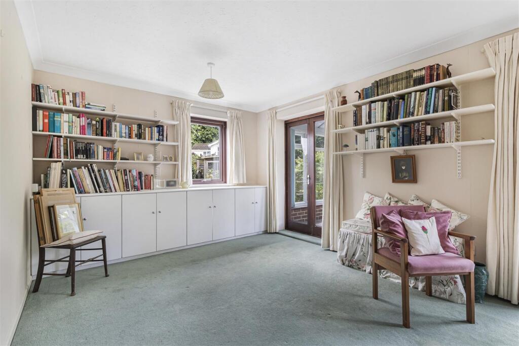 Colehills Close, Saffron Walden photo 3